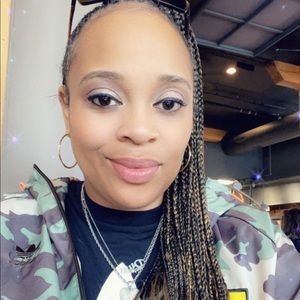 Meet your Posher, Shawna